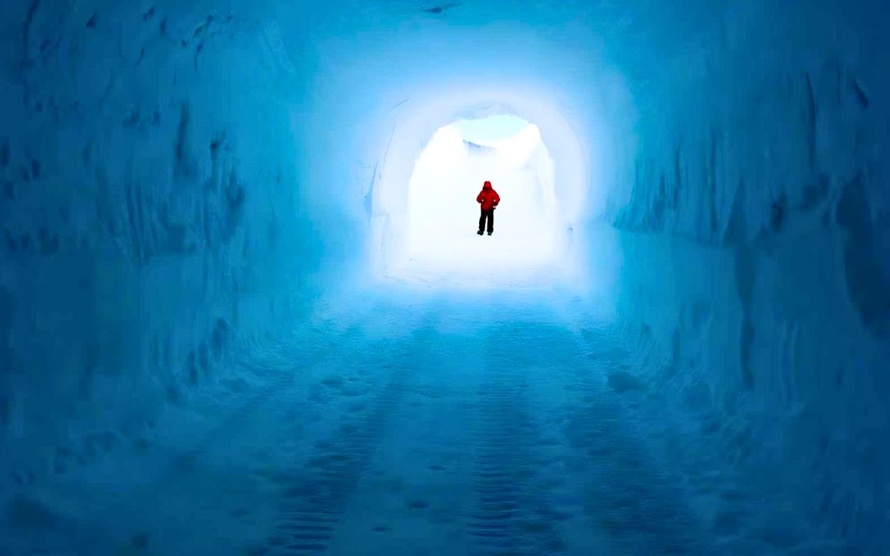 Ce coffre-fort à -52 °C sous l'Antarctique ne consomme pas un watt d'électricité et c'est là que le projet Ice Memory stocke 1,7 tonne de glace du mont Blanc pour les siècles futurs