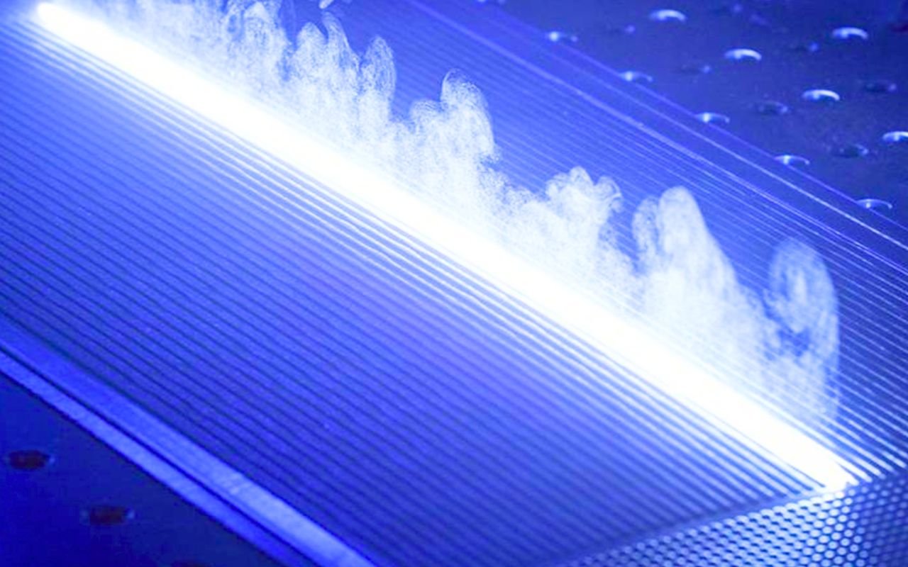 Ces lasers de 100 kW vont générer des centaines de milliards d'euros de marché et ils servent déjà à déclencher la fusion nucléaire en plus de découper l'acier 5 fois plus vite