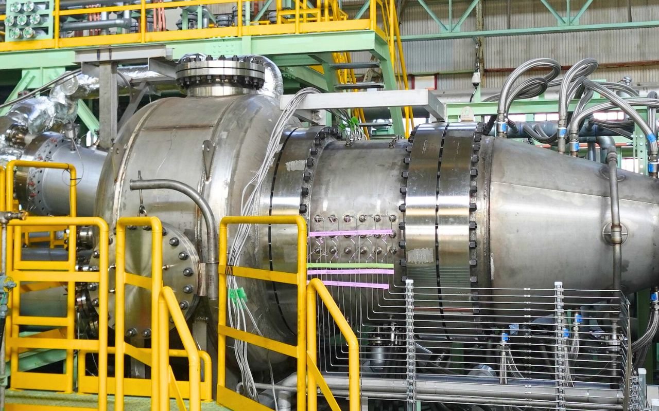 Cette turbine géante a fonctionné à 100 % à l’ammoniac, et cela pourrait changer l’avenir de l’électricité pilotable sans carbone