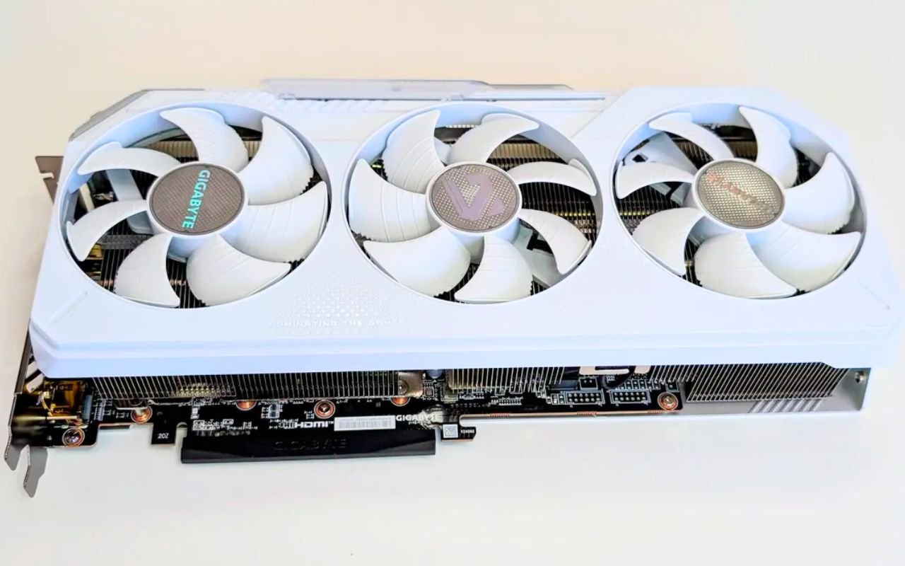 Gigabyte dévoile sa Radeon RX 9070 XT Gaming OC Ice 16 Go pour le gaming 1440p