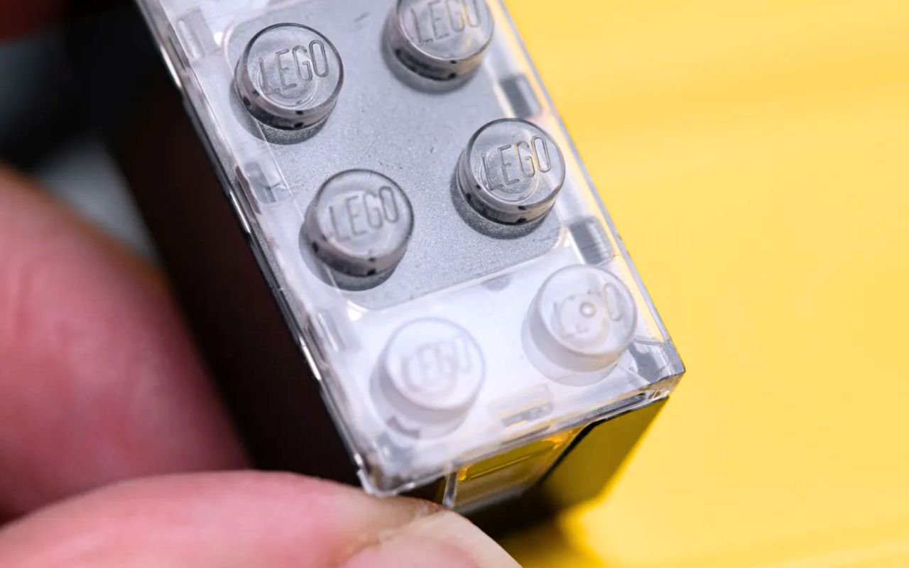 Lego lance ses Smart Bricks, mais la brique “intelligente” n’est pas encore vraiment débloquée