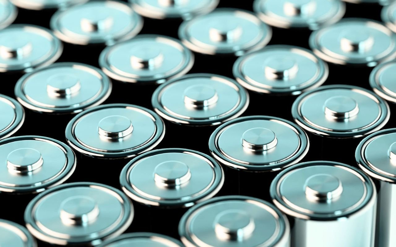 Savoir exactement quand votre batterie va lâcher : cette IA hybride publiée dans Green Energy atteint 87 % de précision de plus sur la durée de vie des lithium-ion