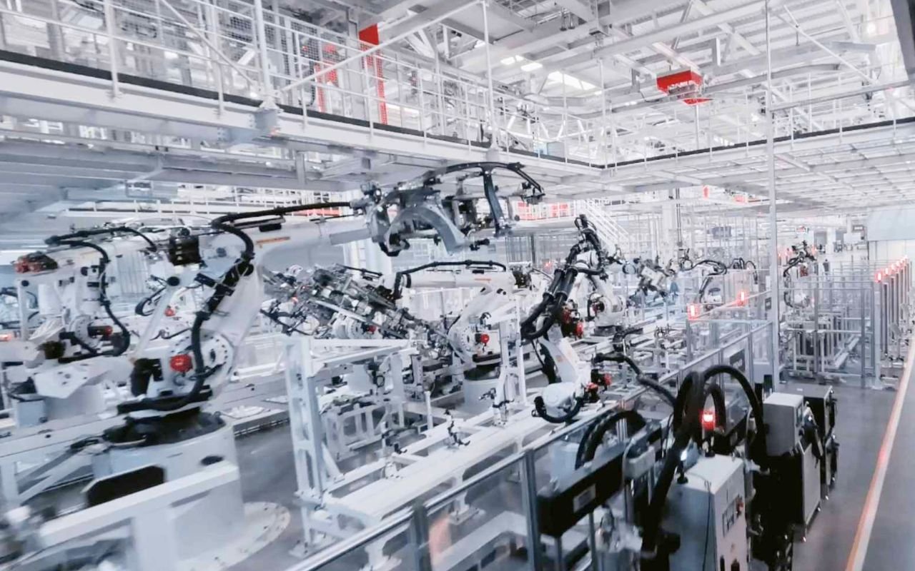 Xiaomi fabrique vos smartphones sans humains et aggrave la catastrophe des déchets électroniques 10 millions d'unités par an, 82 millions de tonnes attendues en 2030