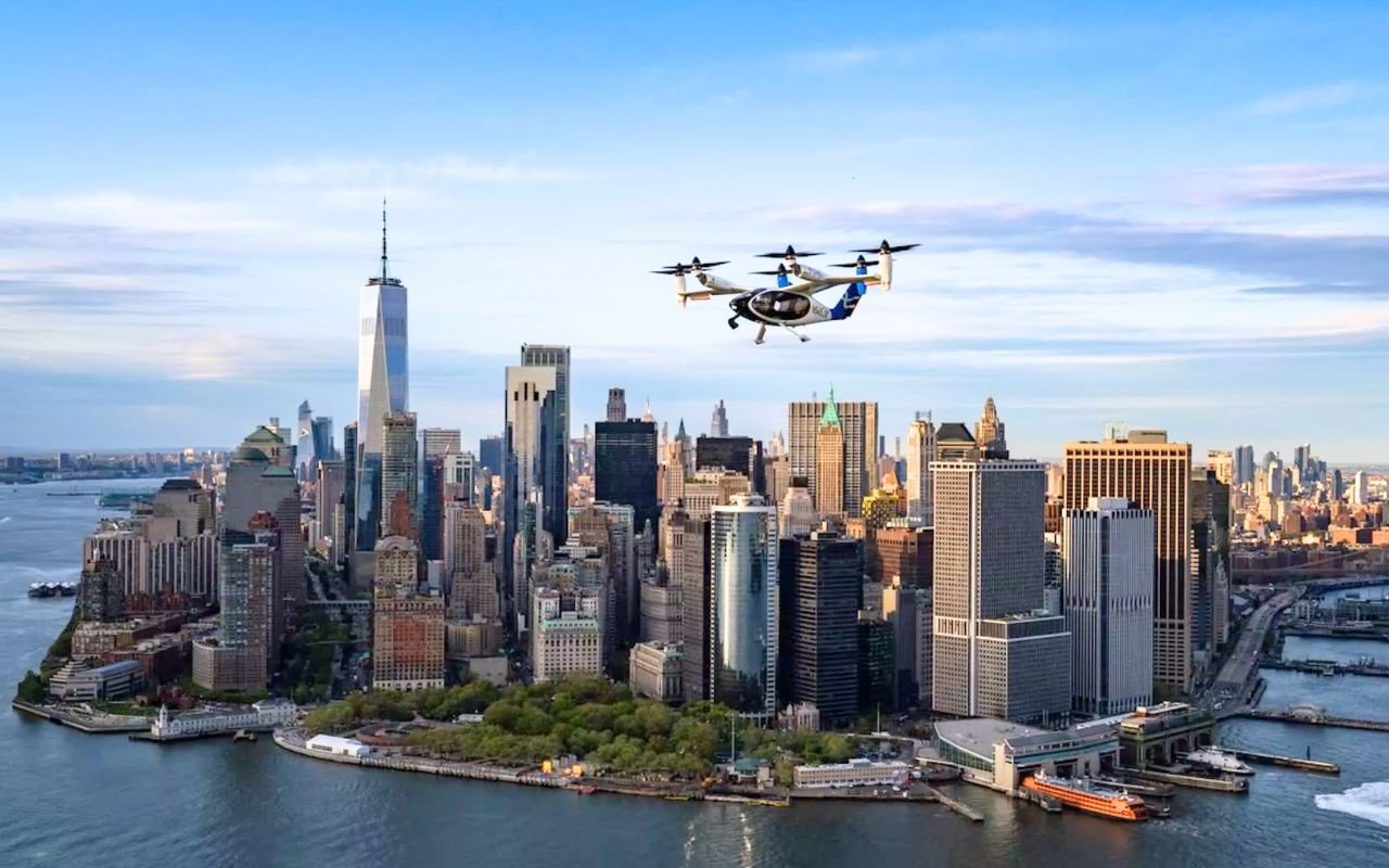 7 minutes de vol au lieu de 2h en voiture : ce taxi aérien électrique vient de relier l'aéroport JFK à Manhattan et Joby Aviation veut lancer ce service pour tous les New-Yorkais en 2026
