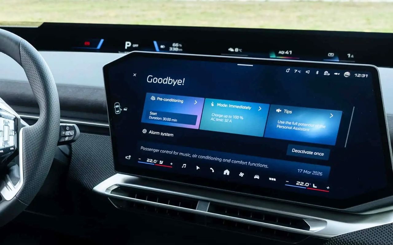 BMW casse la mode des écrans géants : l’iX3 mise sur un cockpit plus intelligent que spectaculaire