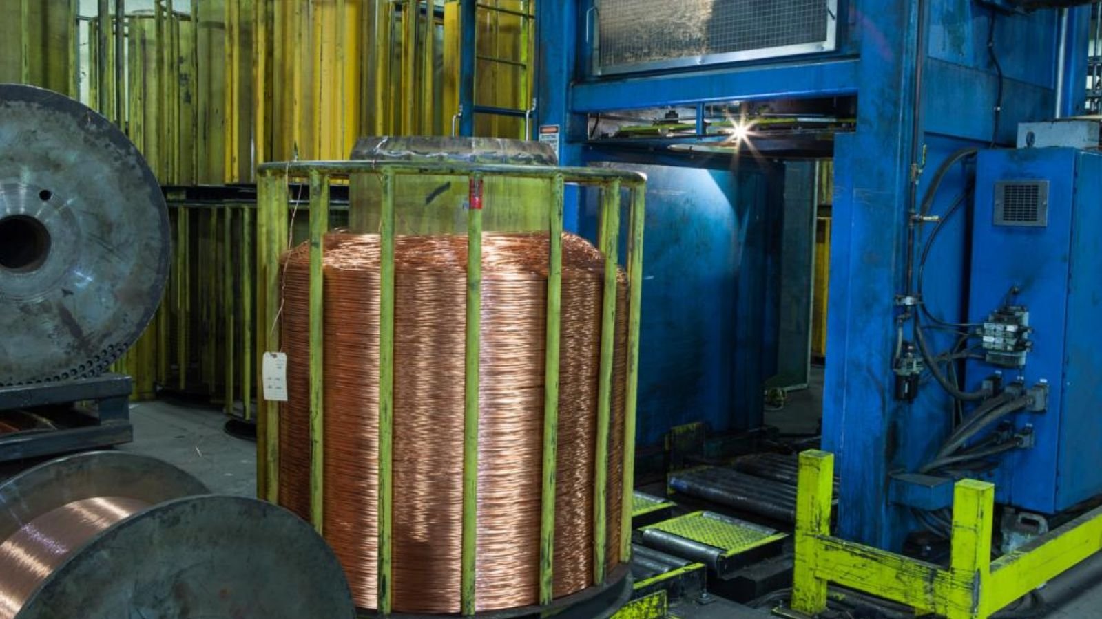 Avec ce rachat à 680 millions d'euros, le français Nexans tente l'aventure américaine sur un marché qui ne connaît pas la crise : les câbles électriques