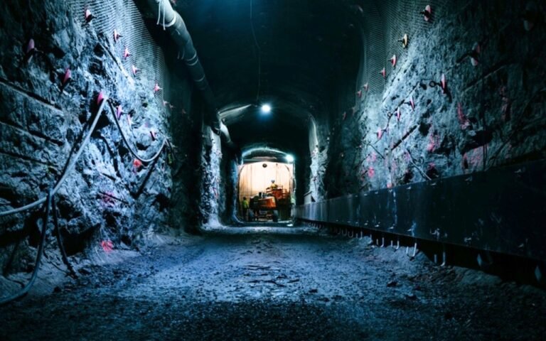 La Finlande enterre ses déchets nucléaires dans Onkalo, un bunker à 430 mètres de profondeur