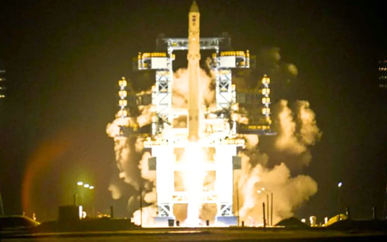 La Russie a démontré en orbite qu'elle peut placer un satellite à 3 mètres d'un autre sans accident : COSMOS 2581 et 2583 relancent le débat sur les armes antisatellites co-orbitales