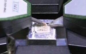 Le Japon dévoile une puce quantique qui pourrait contourner le plus gros frein des processeurs