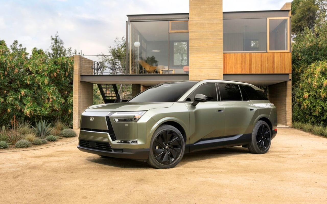 Toyota voulait dominer l'électrique familial mais le Highlander bev 7 places et le Lexus tz surprennent, 480 km visés en 2026