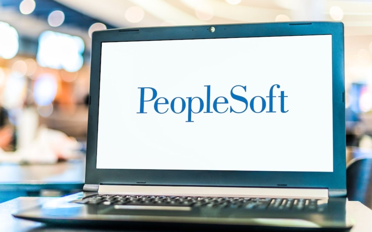 Une faille critique dans Oracle PeopleSoft inquiète les experts : des hackers affirment avoir compromis plus de 100 organisations