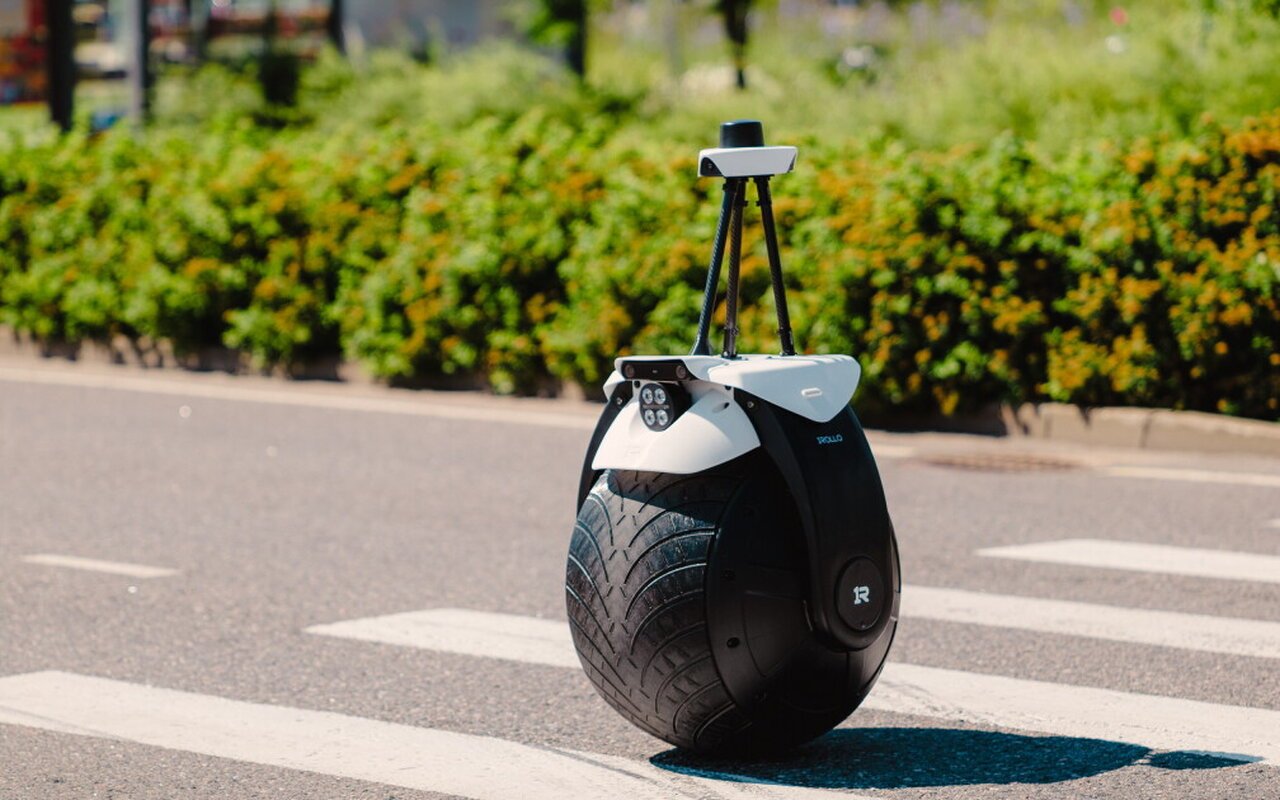 Le 1Rollo de Rollo Robotics tient en équilibre sur une seule roue sans conducteur et redéfinit ce qu’un robot de sécurité peut vraiment faire