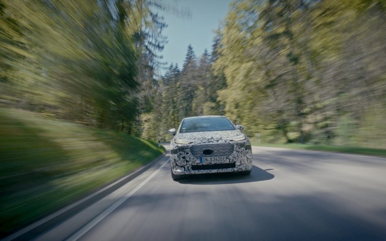 L’Audi A2 e-tron vise le cœur du marché électrique européen avec 649 km d’autonomie WLTP, trois batteries et un prix d’entrée à 38 200 €