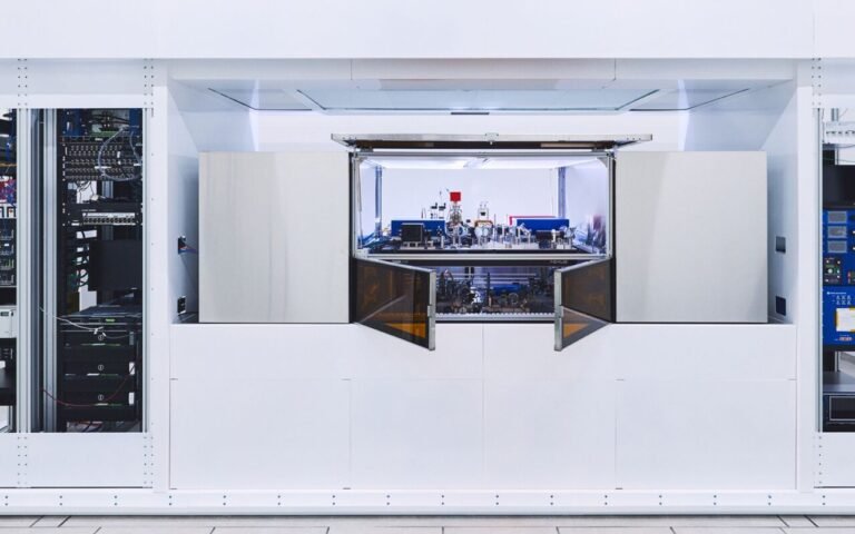 Les atomes neutres publient une feuille de route radicalement différente : et révèlent pourquoi compter les qubits physiques était peut-être la mauvaise obsession