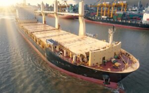 15 000 EVP, réacteurs MARINA et l’aval d’ABS en poche : comment ce porte-conteneurs vient de franchir une première historique dans le transport maritime