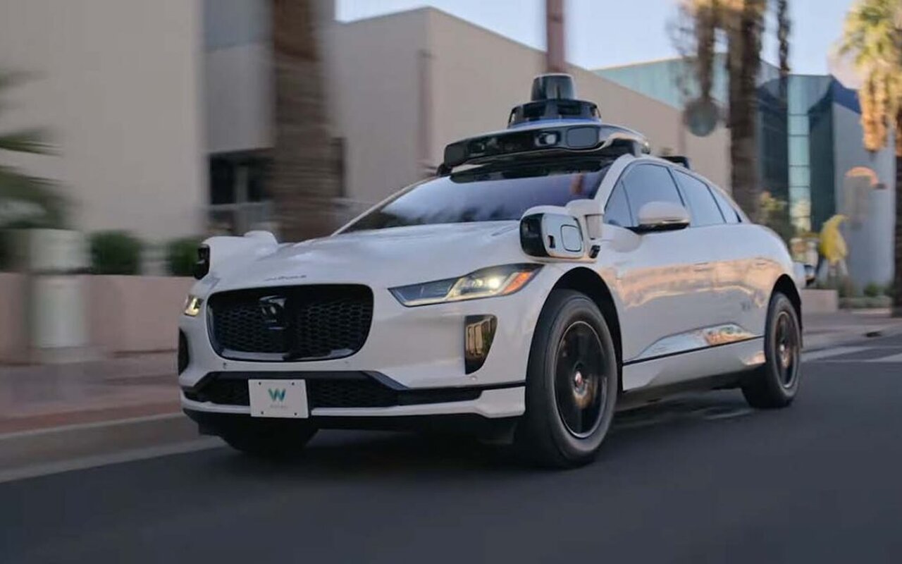 Selon l’IIHS, les voitures Waymo ont 68 % d’accidents en moins que les conducteurs humains, mais l’étude s’accompagne d’importantes réserves méthodologiques