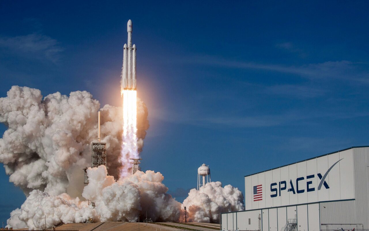 Un étage de Falcon 9 va s’écraser sur la Lune à 8 700 km/h le 5 août 2026 : et les scientifiques connaissent déjà le cratère exact