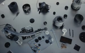 Chaque robot devait tout réapprendre de zéro : jusqu’à ce que Feagine Robotics présente Fi0, un modèle IA qui transfère les compétences entre corps robotiques