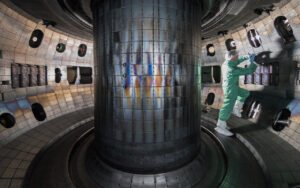 Un tir toutes les dix minutes, aucune marge d’erreur : le Jefferson Lab réduit de 80 % les erreurs de prédiction sur les bobines du tokamak DIII-D