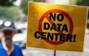75 projets et 130 milliards de dollars bloqués en un trimestre : ce qui fait reculer les data centers, ce sont les factures et le bruit, pas l’IA