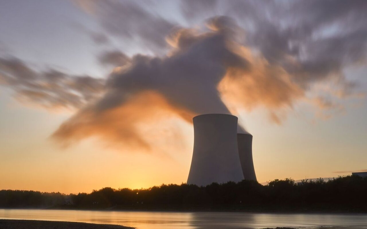 Comment le Danube à sec a réduit Paks à 25 % de capacité et forcé la Hongrie à couler des barges pour tenter de sauver sa centrale nucléaire