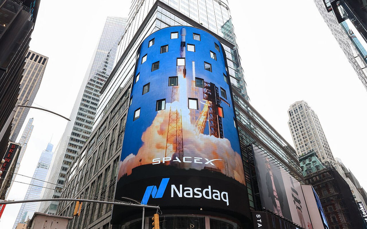 SpaceX dévoile enfin ses comptes et c’est Starlink, le moteur discret, qui tire les 7,8 milliards de dollars de revenus au T2