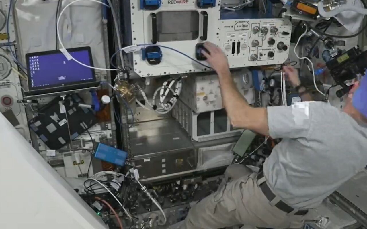 Pourquoi SpaceMD installe 32 PIL-BOX sur le vaisseau Starfall pour fabriquer des médicaments en apesanteur d’ici 2028
