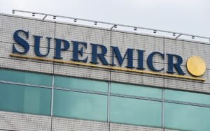 Supermicro se déclare hors de cause et licencie : l’enquête sur 2,5 milliards de dollars de serveurs Nvidia partis en Chine épargne ses dirigeants