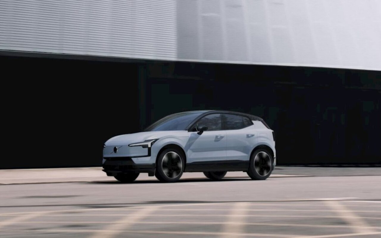 Concessionnaire européen vendant des véhicules électriques modernes