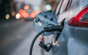 +36 % en Europe, -33 % en Amérique du Nord : la fin du crédit d’impôt américain ramène la croissance mondiale des voitures électriques à 2 %