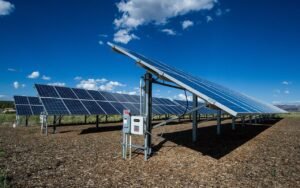 39 TWh de solaire en plus au lieu de 48 : la croissance ralentit aux États-Unis alors que la demande monte et que le solaire reste le moins cher
