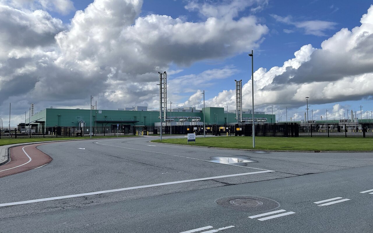 Data center Microsoft à Middenmeer aux Pays-Bas en 2023, structure externe moderne
