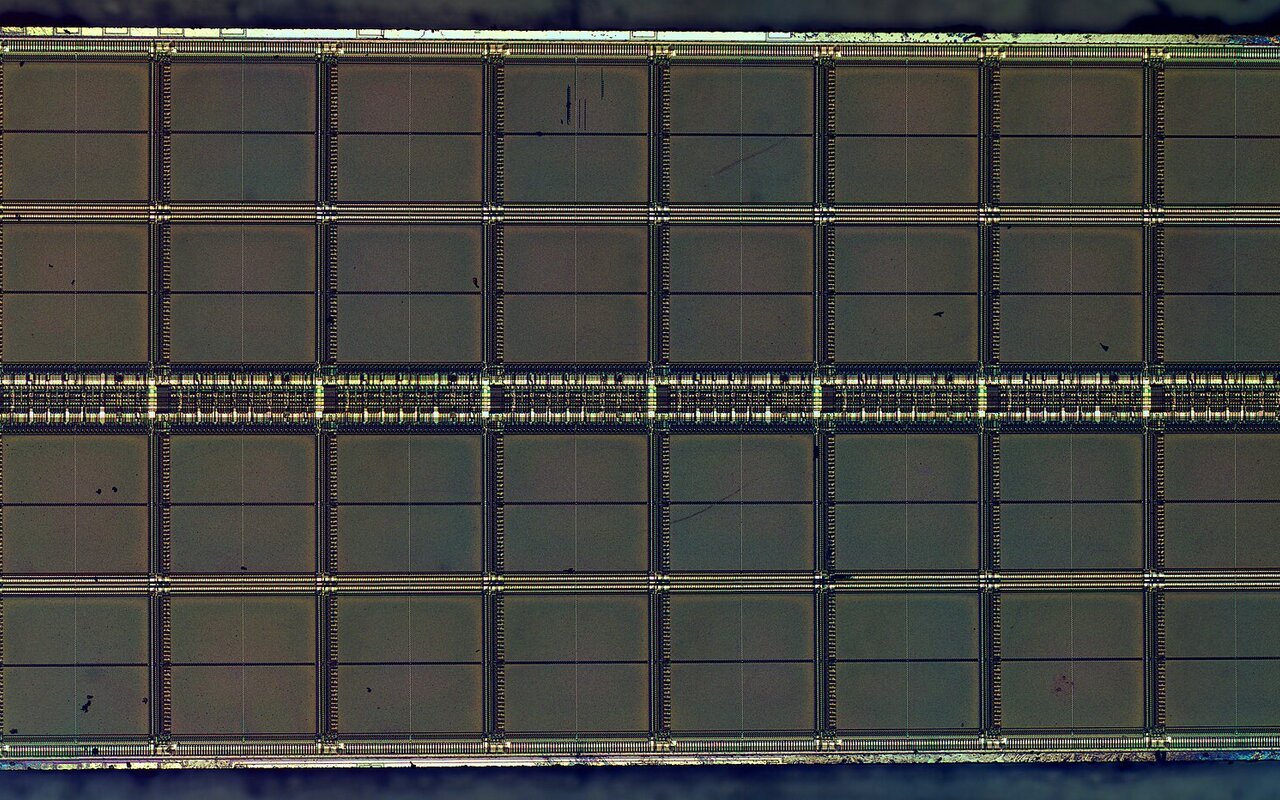 Puce mémoire Micron MT4C 1024 mégabits DRAM avec circuit intégré visible