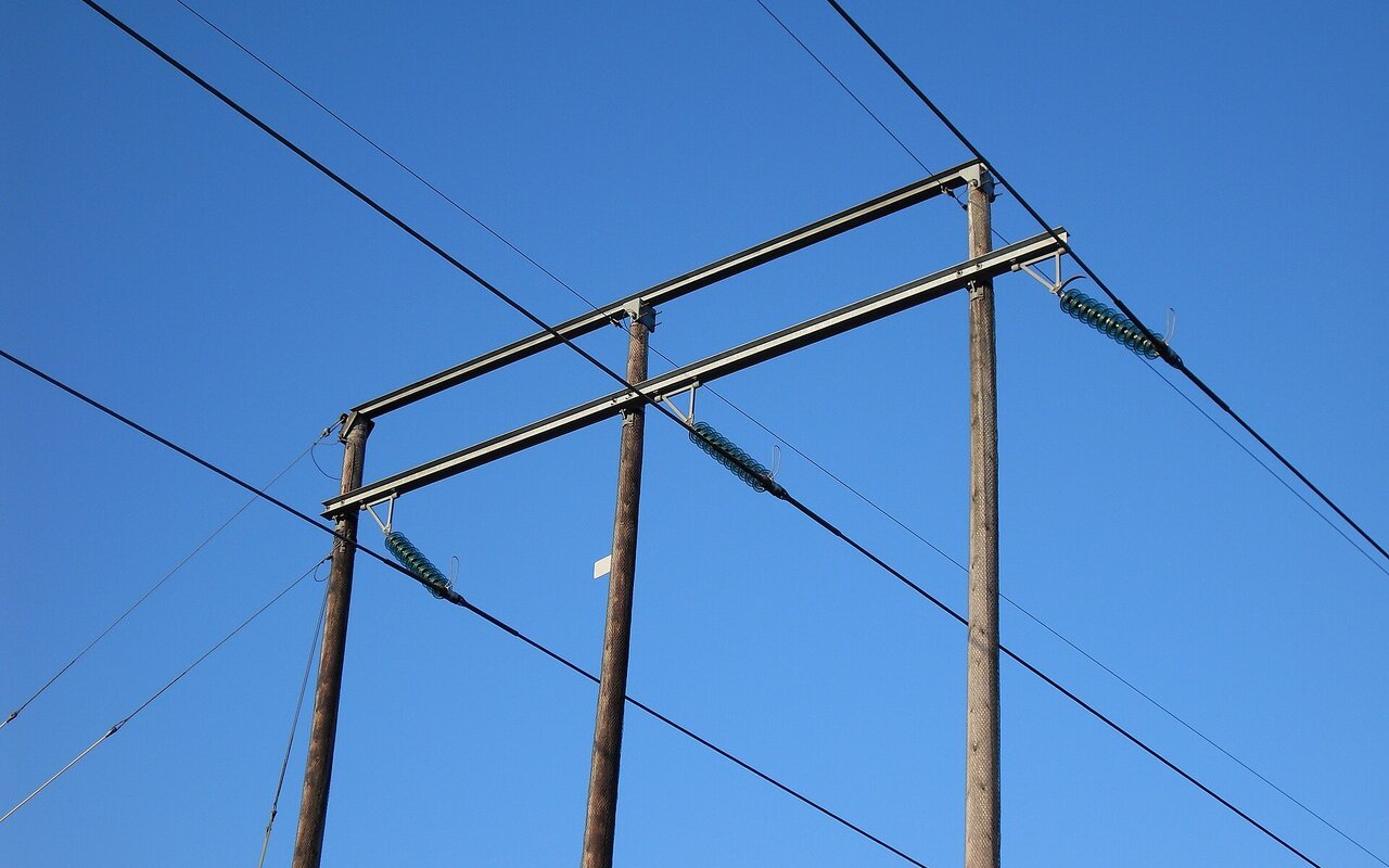 Pylônes et lignes de transmission électrique en Suède
