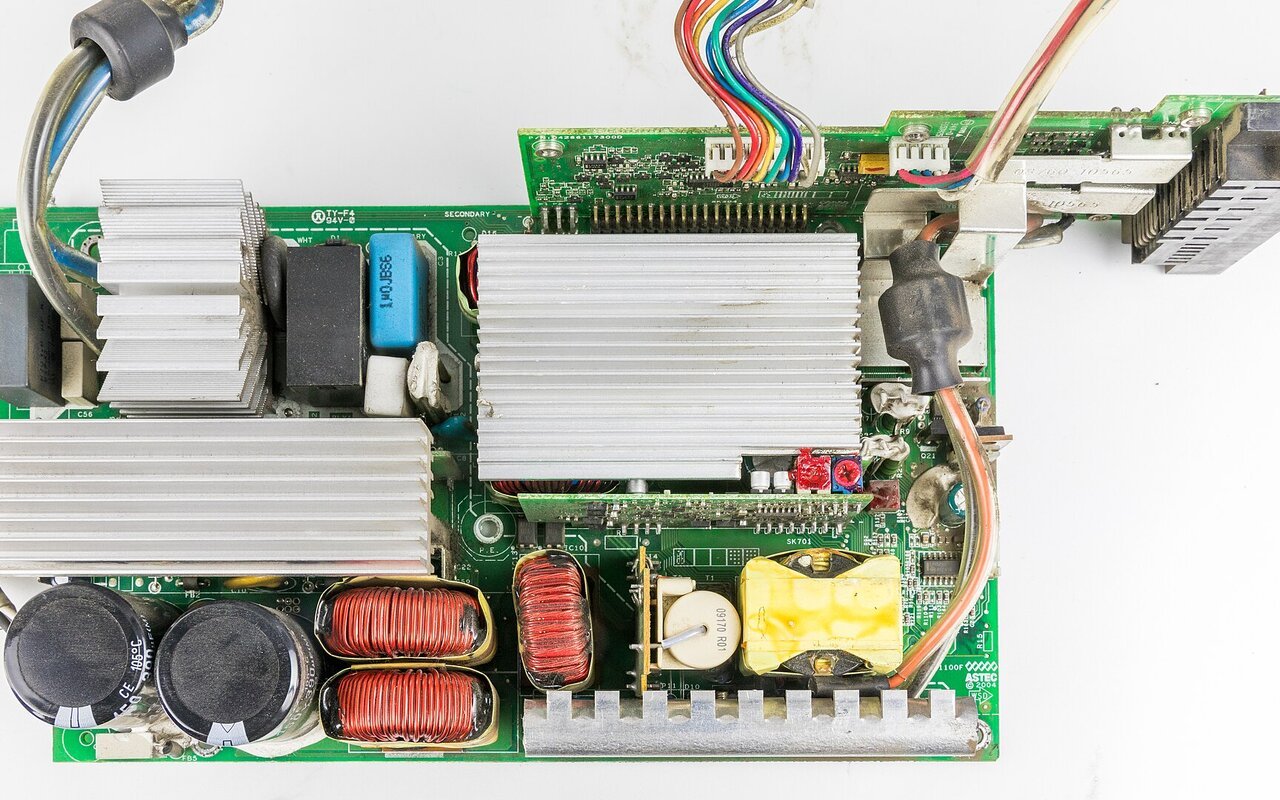 Carte électronique Dell AA23290 avec composants et circuits intégrés