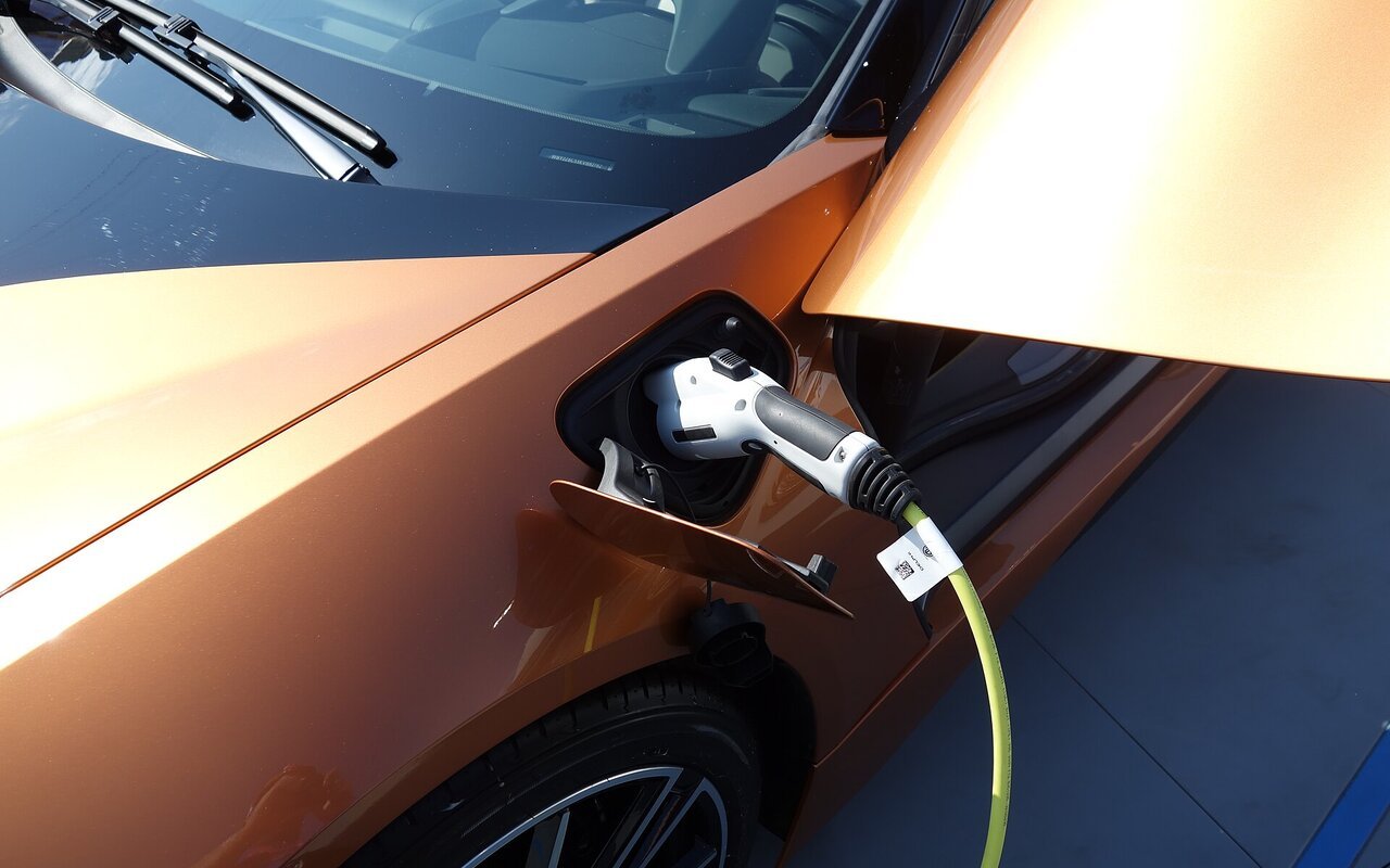 BMW i8, voiture électrique/hybride sportive exposée à Brooklyn