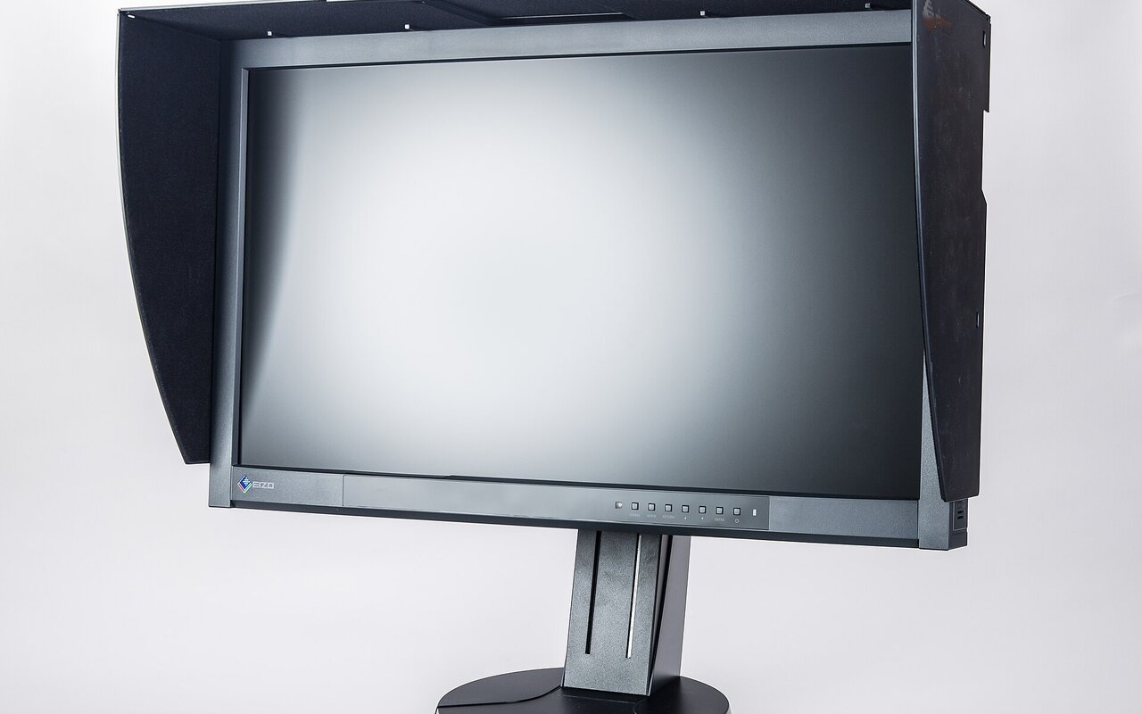 Un moniteur Eizo CG277-BK 27 pouces en gros plan