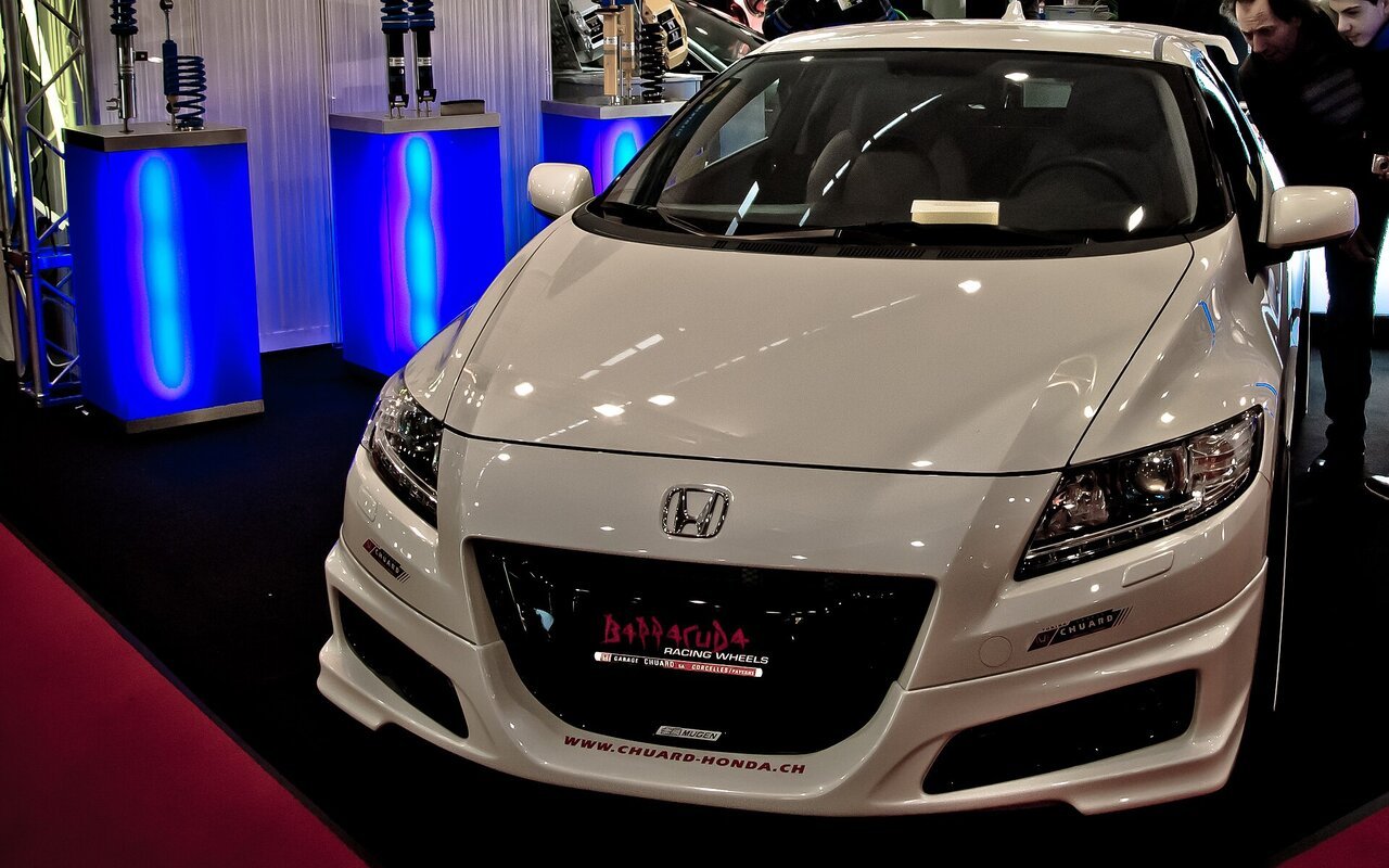 Honda CR-Z profil latéral complet, design aérodynamique et sportif