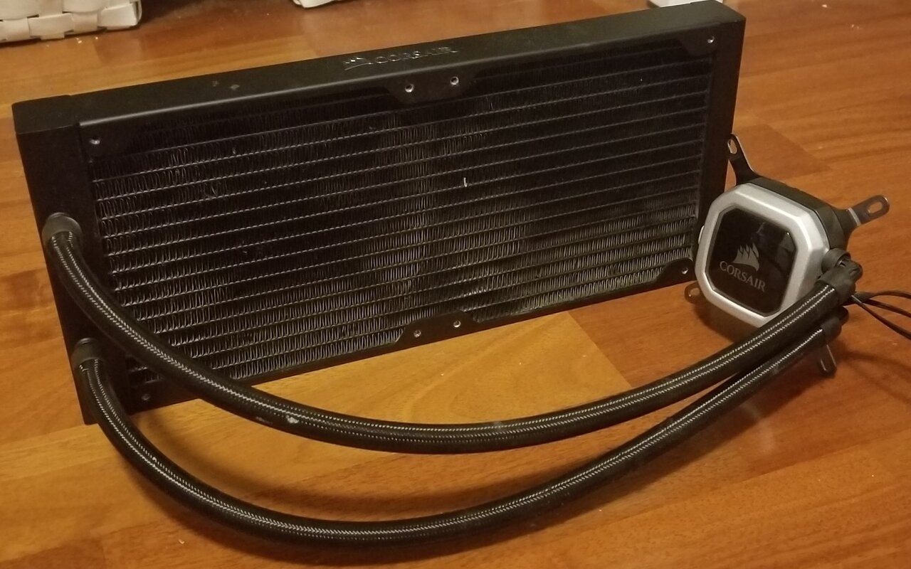 Refroidisseur liquide Corsair H115i pour processeur avec radiateur et pompe