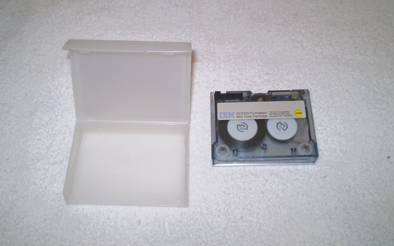 Cartouche IBM DC2120 de bande magnétique avec emballage d'origine