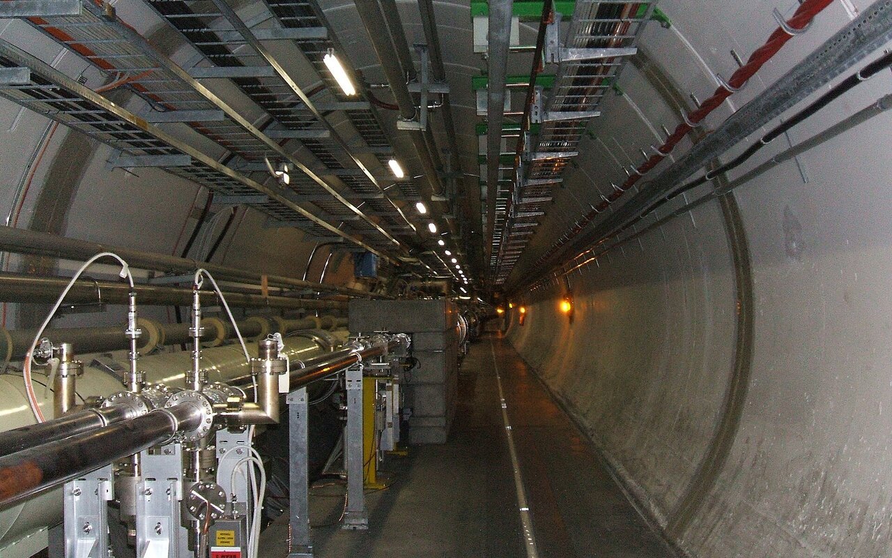 Vue générale du Grand Collisionneur de Hadrons du CERN avant son inauguration officielle.