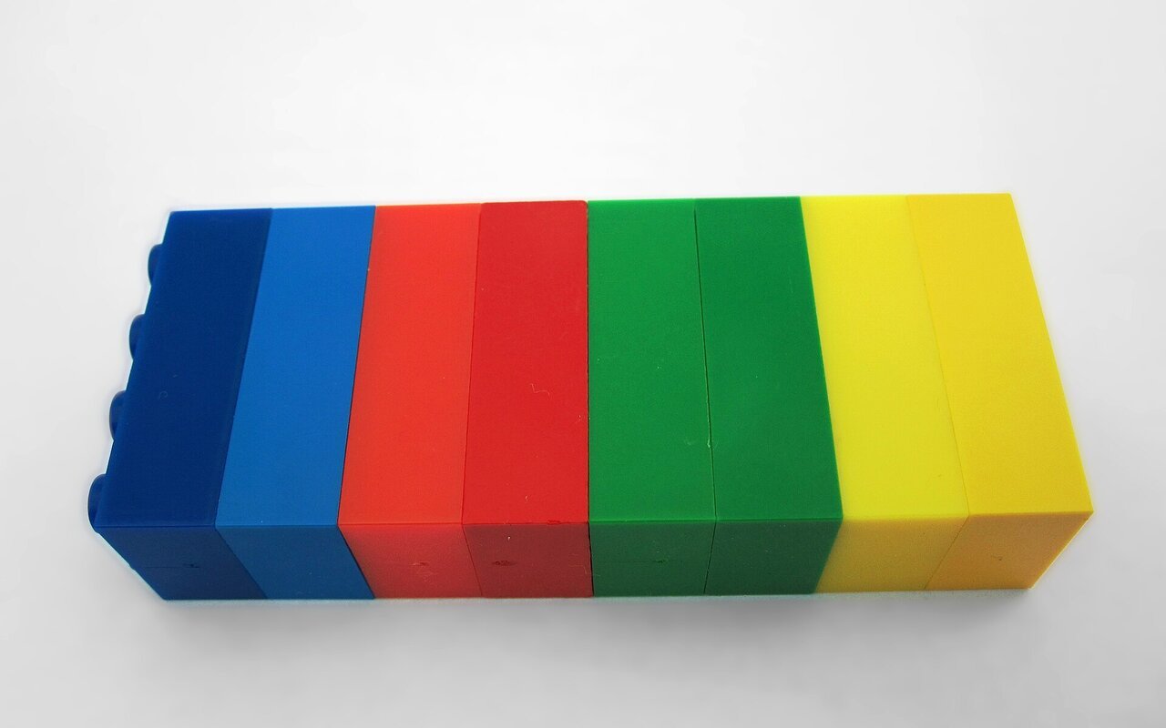 Comparaison de briques Lego et Best-Lock par couleur, briques bleues côte à côte