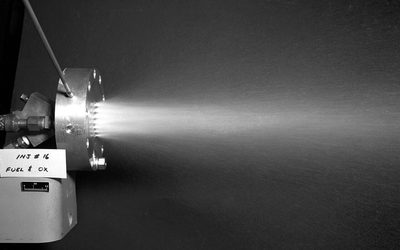 Chambre de combustion de moteur-fusée numérotée