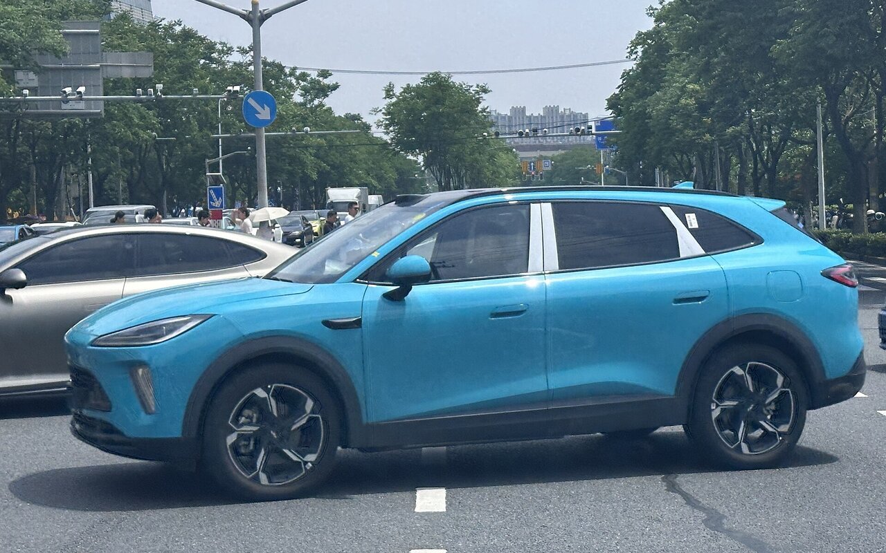 Chery Fulwin T9L SUV hybride vue de face