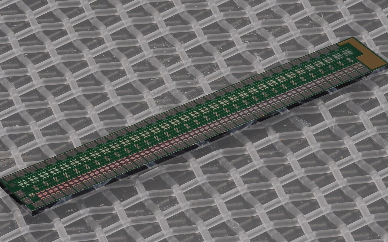 Puce de circuit supraconducteur intégrée dans une caméra de télescope