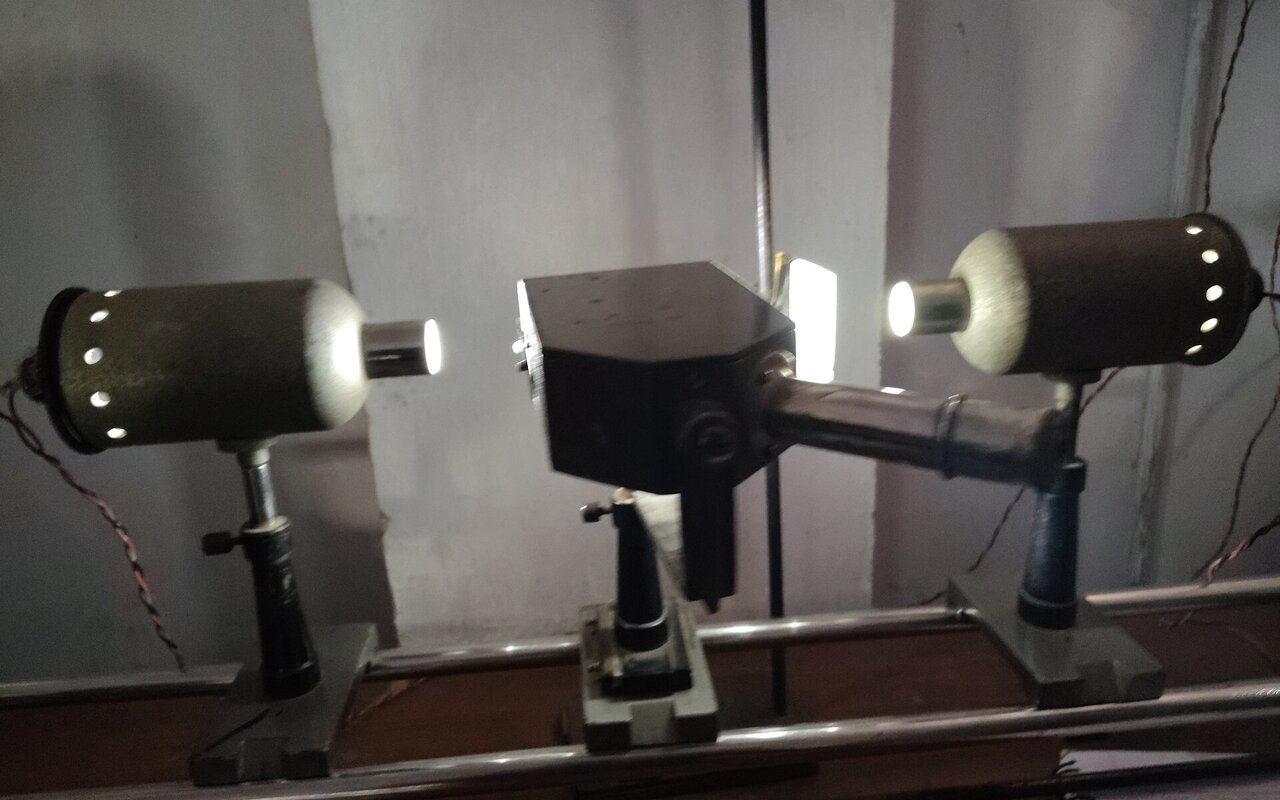 Banc optique avec instruments de laboratoire de physique