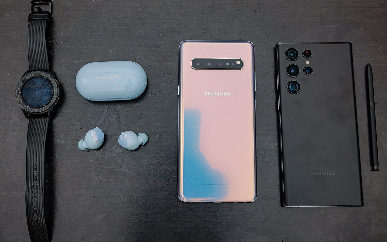 Produits Samsung : Galaxy Watch, Galaxy Buds+, Galaxy S10 5G et Galaxy S22 Ultra