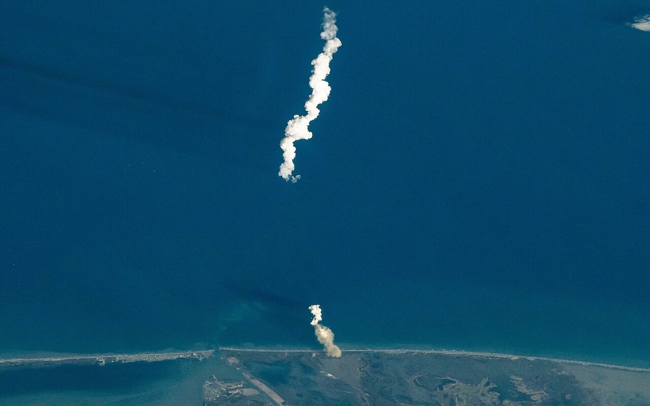 Panache de lancement du Starship 6 de SpaceX photographié depuis la Station spatiale internationale
