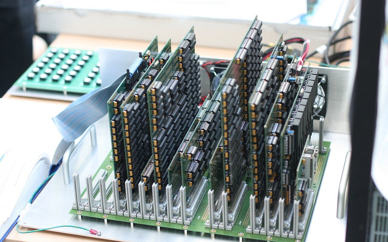 Processeur MIPS-1 32-bit construit à partir de composants TTL discrets