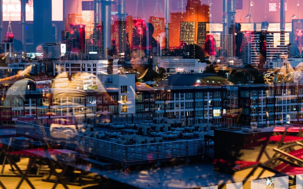 Vue rooftop refroidissement d'un centre de données à Bangkok